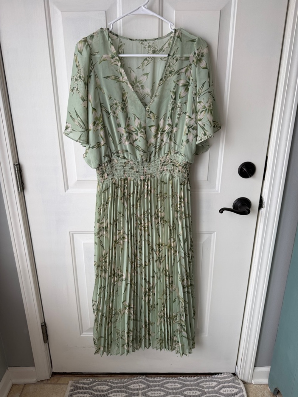 Taylor Mint Green Floral Pleated Midi Dress
